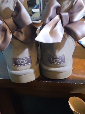 UGG Kids Brown Bow-Back Suede Boots